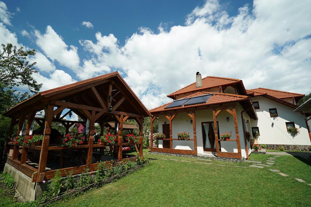 Hotel Casa Bunicii Moisei Esterno foto