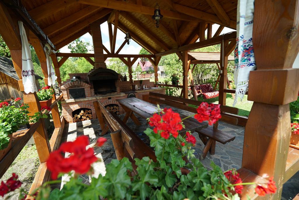 Hotel Casa Bunicii Moisei Esterno foto