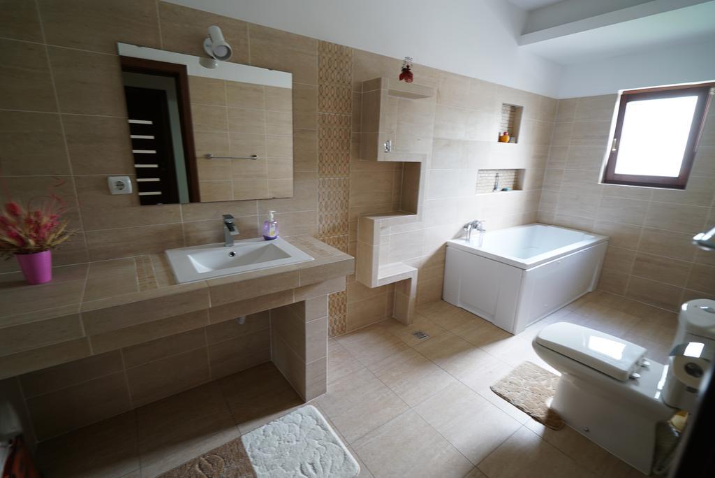 Hotel Casa Bunicii Moisei Esterno foto